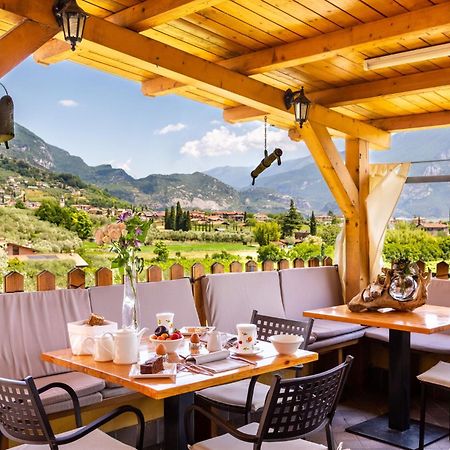 Agritur Eden Marone Villa Riva del Garda Bagian luar foto