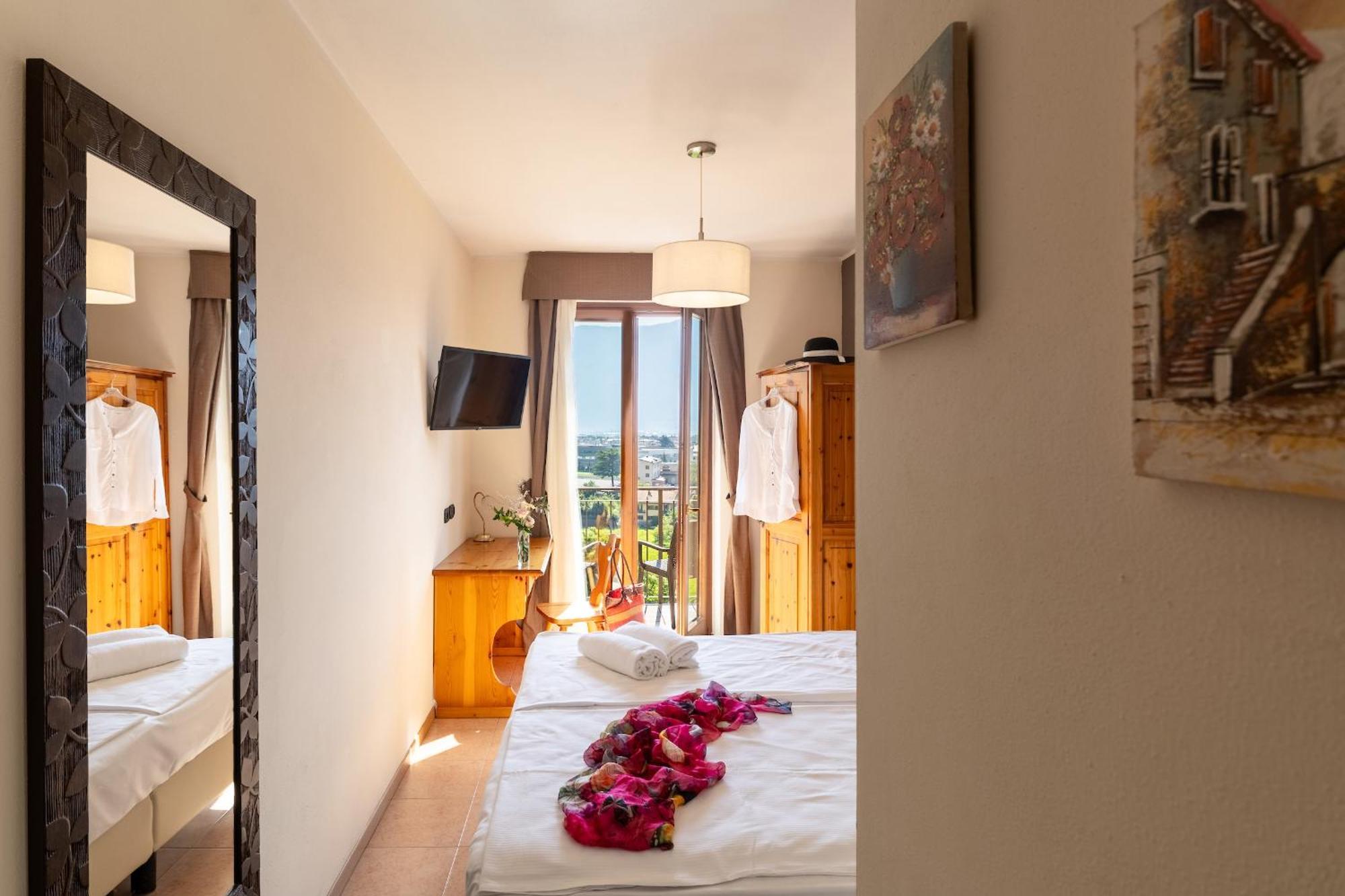 Agritur Eden Marone Villa Riva del Garda Bagian luar foto