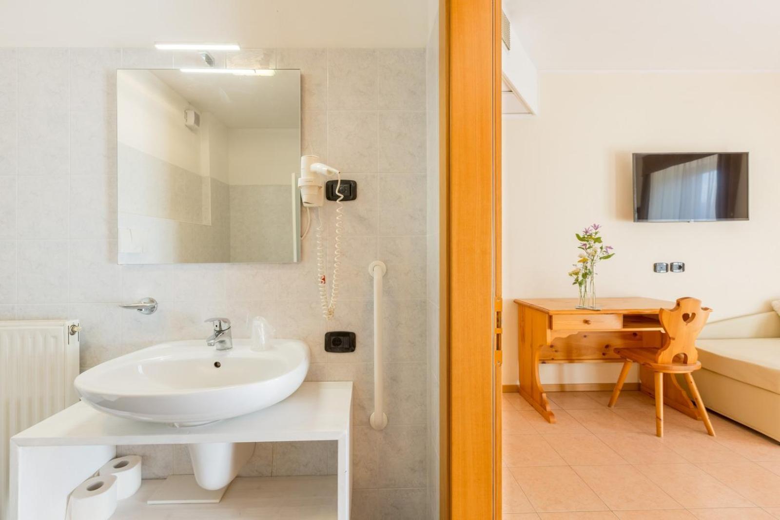 Agritur Eden Marone Villa Riva del Garda Bagian luar foto