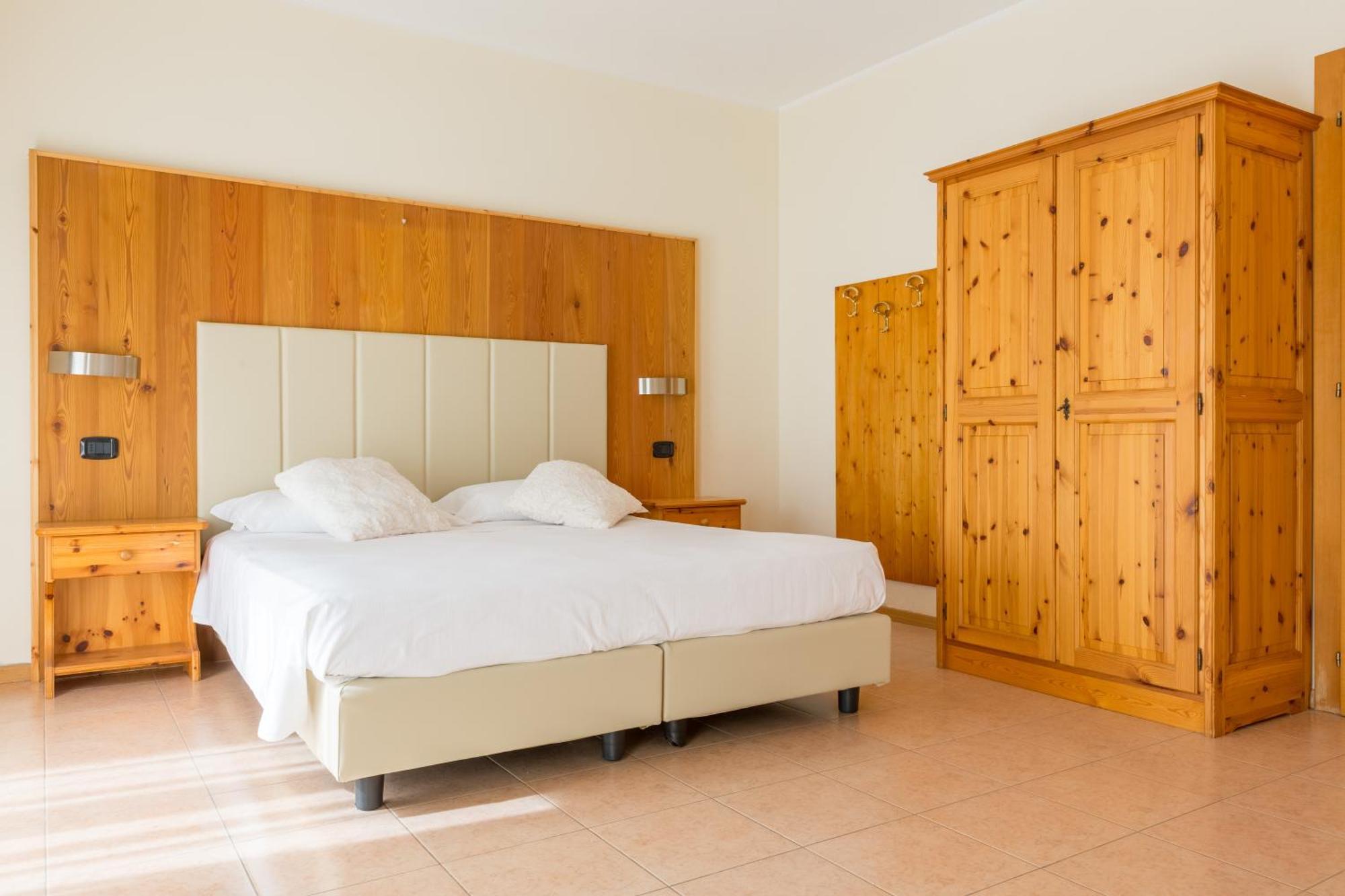 Agritur Eden Marone Villa Riva del Garda Bagian luar foto