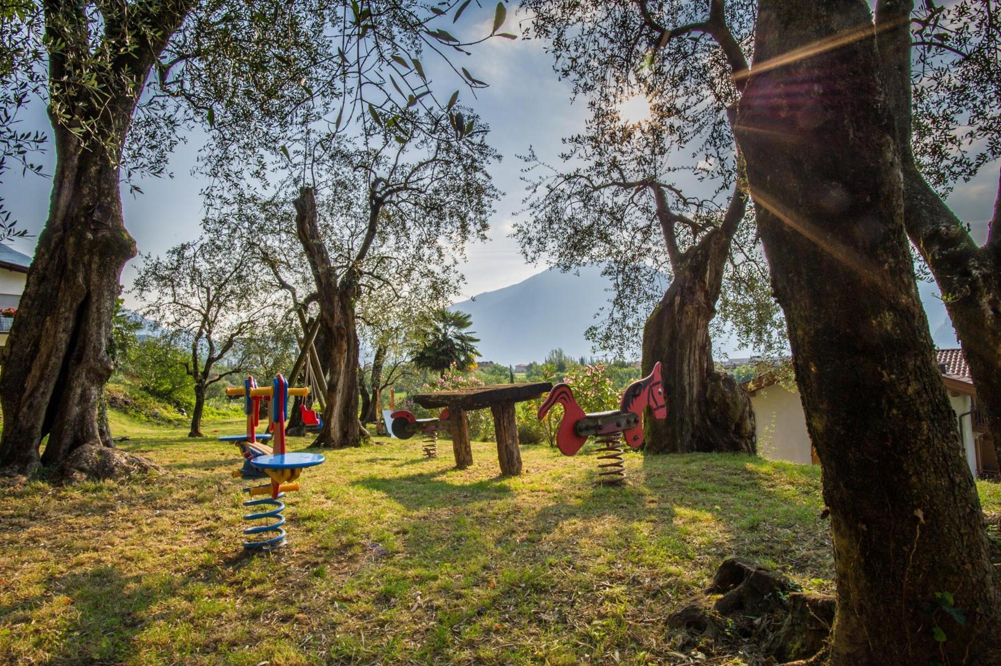 Agritur Eden Marone Villa Riva del Garda Bagian luar foto